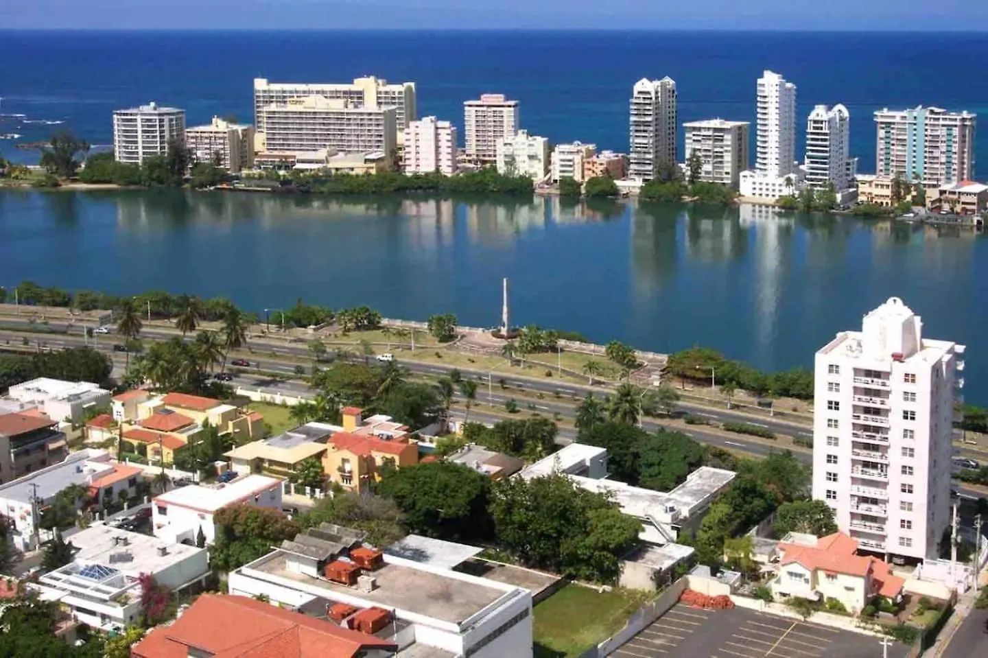 Condado Steps To The Beach, Vanderbilt & La Concha location